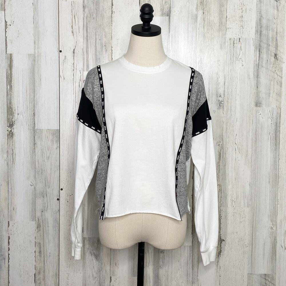 PINK Victoria's Secret Logo Graphic Crop Tee White Athleisure Lounge Size XS